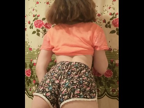 ❤️ Sexy jonge babe dy't har koarte broek op 'e kamera útstrielet ❤ Kwaliteitsseks by wy ️❤
