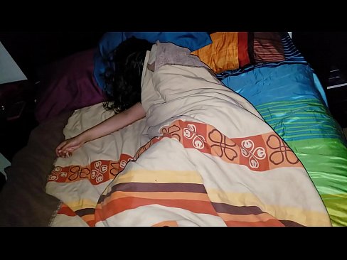 ❤️ Styfsoan bespot syn jonge styfmem wylst se sliept. ❤ Kwaliteitsseks by wy ️❤